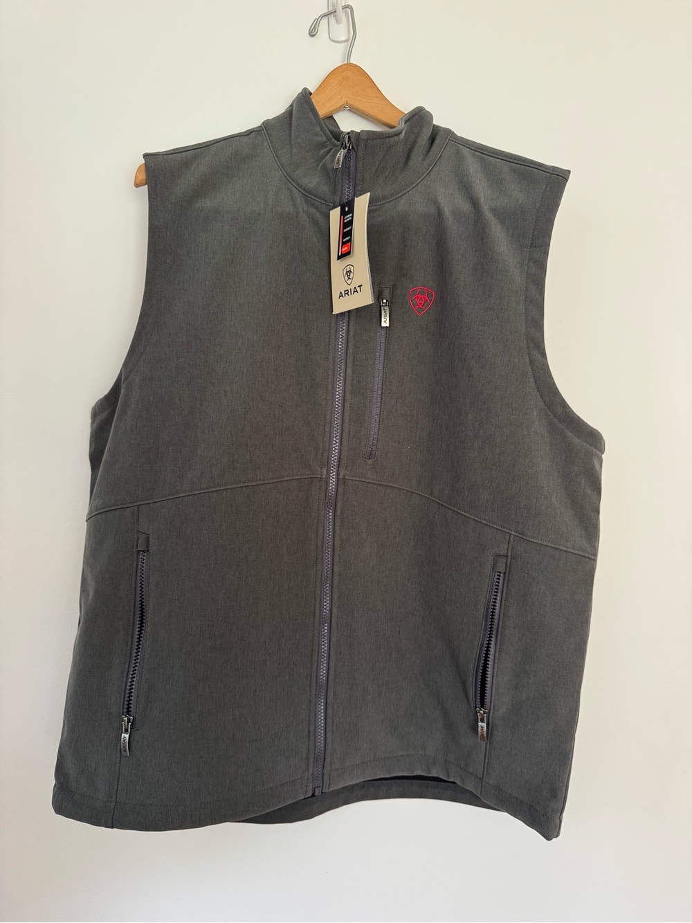 Ariat Men's Americana Logo Gray Softshell Vest